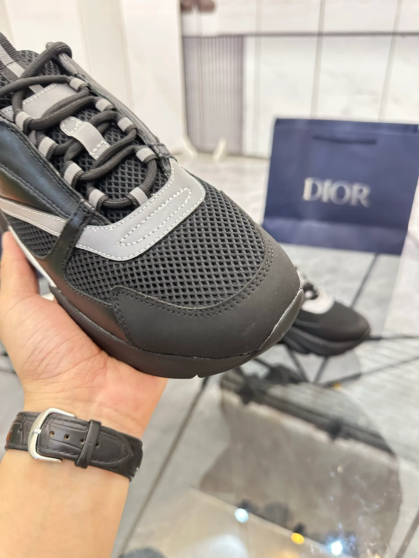Men's shoes: 💰P460¥ Ready in Guangzhou, fully packaged Product trademark: Dior* "Dior*" low-top casual shoes Regular size: 38-46 (can be customized to 47) B22 Product materials: imported cowhide leather upper spliced ​​with original fabric, breathable lining, original outsole. Number: 920